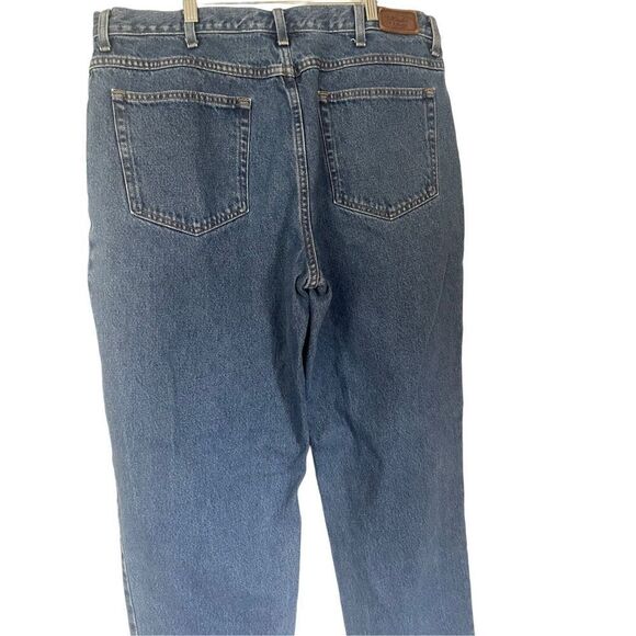 LL. Bean Men's Straight Leg Relax fit Cotton Blue Denim Pants Size 38/32 - Picture 2 of 11